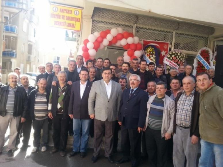 İzmir’de ikamet eden Anıtkayalıların lokali hizmete girdi