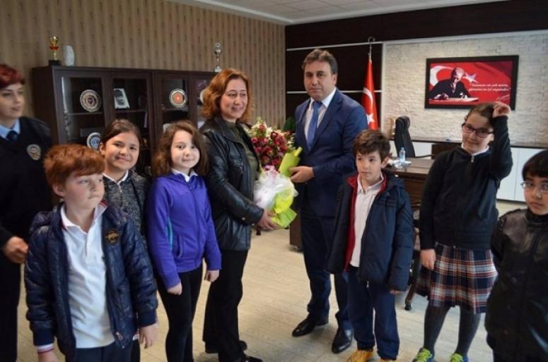 Afyon Atatürk İlkokulu Polis Haftası’nı kutladı