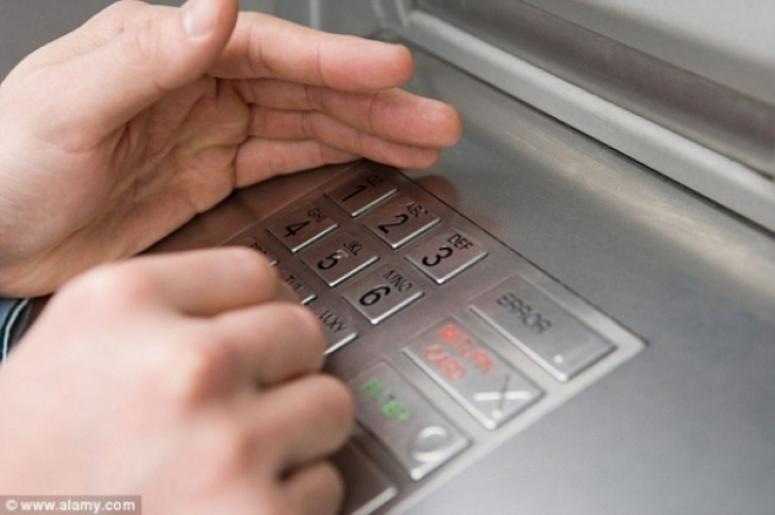 ATM HIRSIZLARI YAKAYI ELE VERDİ.