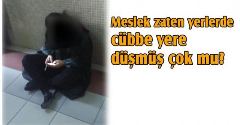 Avukatları ikiye bölen fotoğraf; Meslek zaten yerlerde...