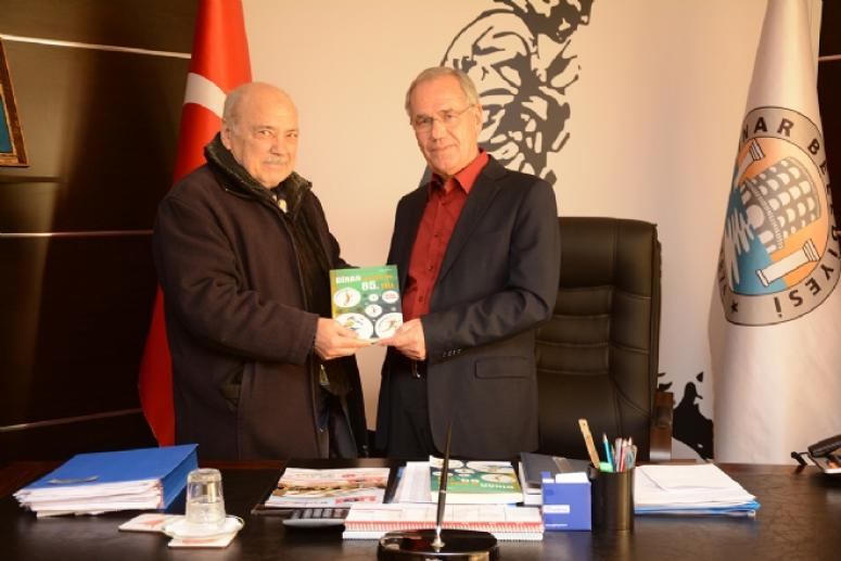 Yazar Ayhan Kalkan'ın 18.kitabı raflarda yerini aldı