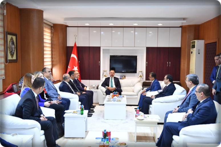 BAKAN GÜL: YARGININ EN ÖNEMLİ SAÇ AYAĞINDAN BİRİ AVUKATLIK MESLEĞİDİR