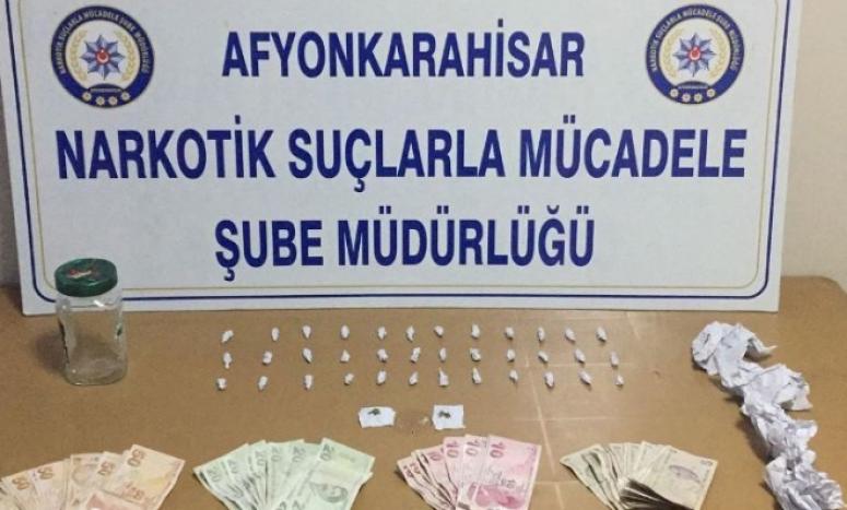 Afyonkarahisar'da Bonzai satıcısı yakalandı