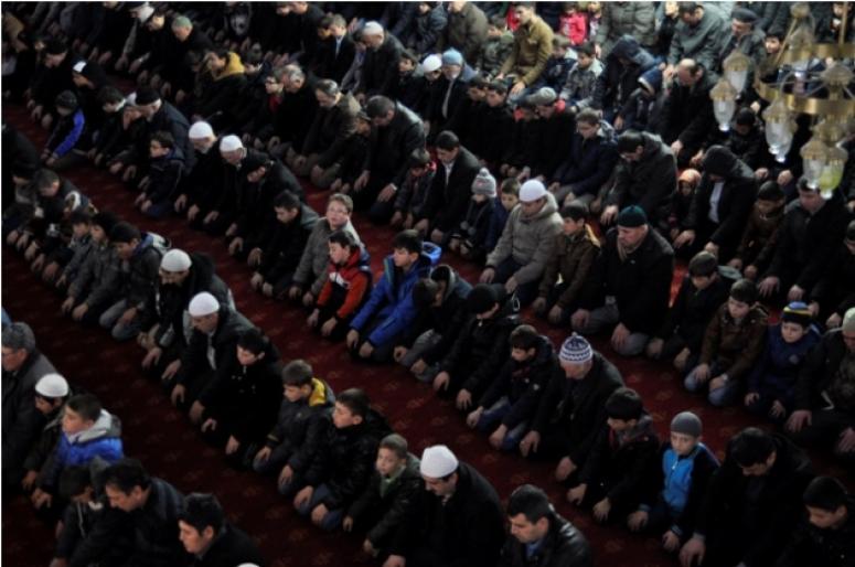 HAYDİ NAMAZA PROJESİYLE TATİLDE CAMİLERE KOŞTULAR