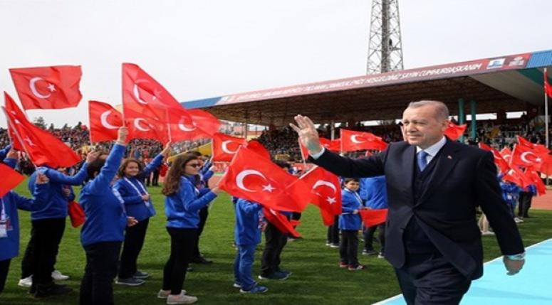 Afrin’de terör örgütünün paçavraları değil, huzur ve güvenin sembolü Türk bayrağı dalgalanıyor