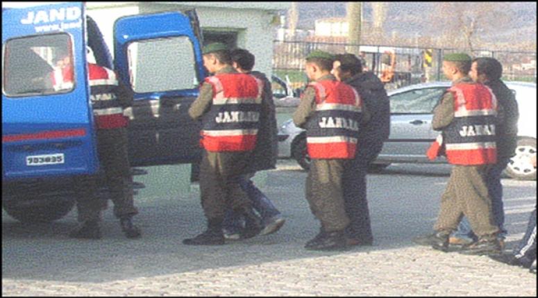 ÇAY'DA BÜYÜKBAŞ HAYVAN HIRSIZLARI YAKALANDI