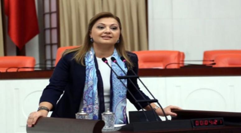 Hiçbir CHP'li hak etmediği saati koluna takmaz