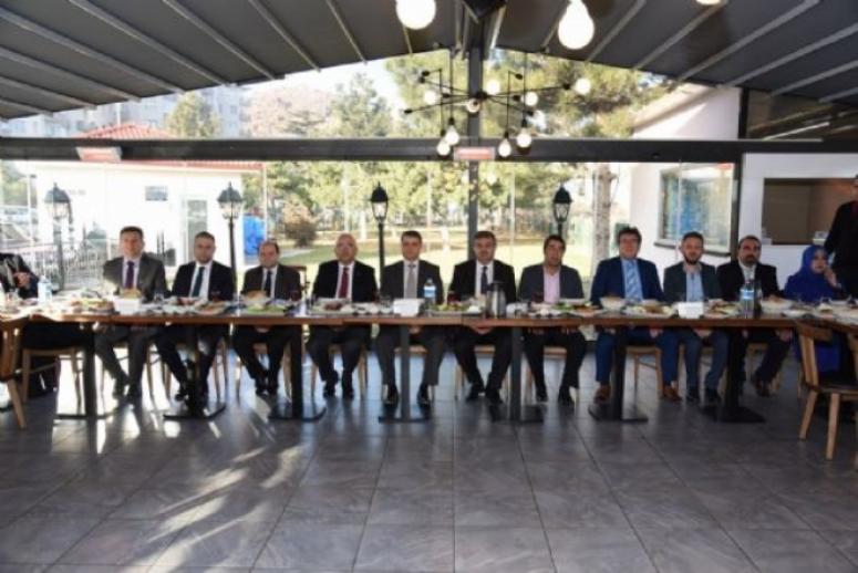 Başkan Çoban medya mensupları ile kahvaltıda bir araya geldi