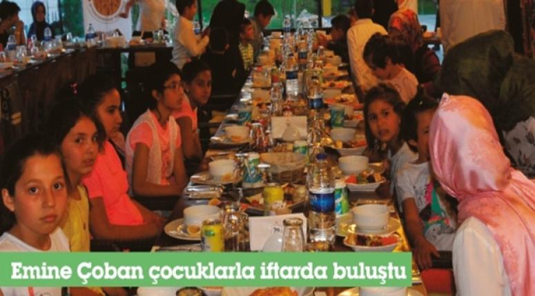 Emine Hanım, çocuklarla iftarda buluştu
