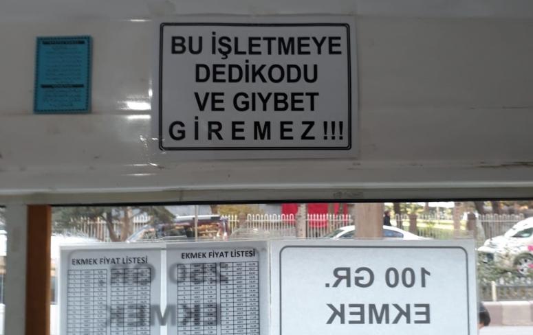 EKMEK BÜFESİNE ASTIĞI YAZI DİKKAT ÇEKTİ !!