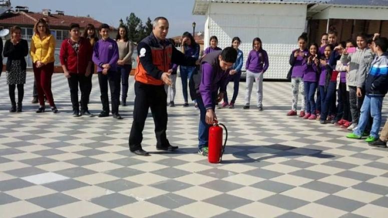 Öğrenciler deprem hakkında bilinçlendirildi