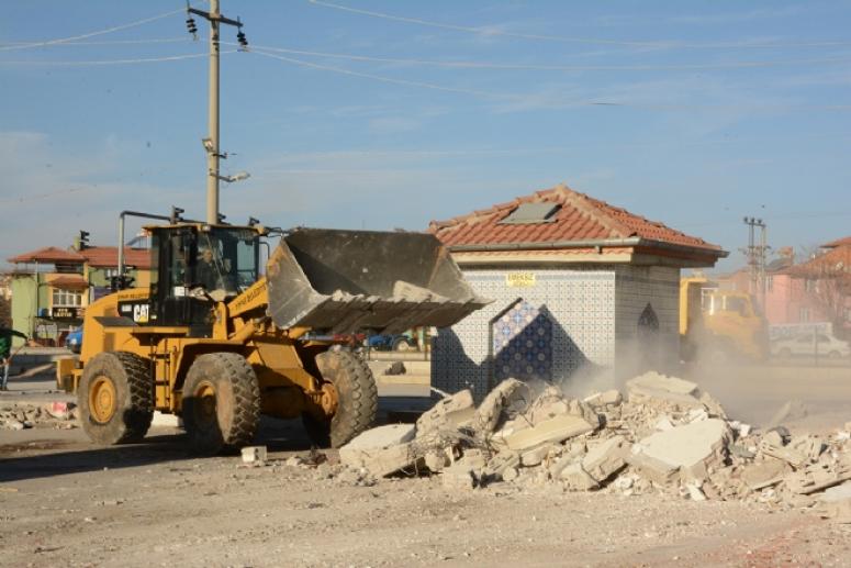 Dinar ilçesinde köy garajı yıkımı tamamlandı 