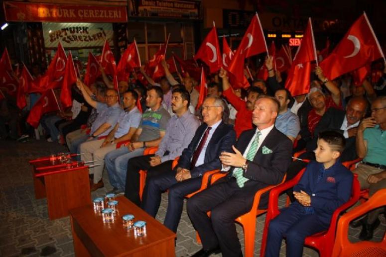 DİNAR’DA DEMOKRASİ NÖBETİ TAÇLANDIRILDI