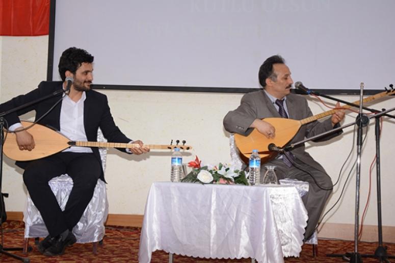 DİNAR TÜRK OCAKLARI ÇANAKKALE ZAFERİMİZİ OZANLARLA KUTLADI