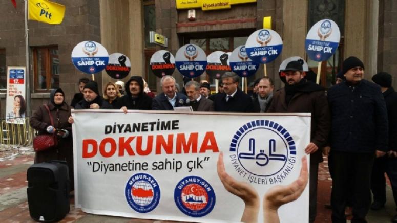 DIYANET-SEN PTT ÖNÜNDE AÇIKLAMA YAPTI
