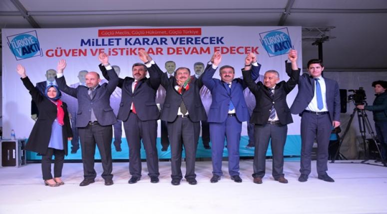 Sezen’den FETÖ ile mücadelede kararlılık mesajı