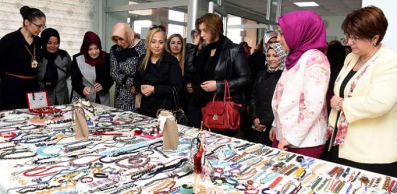 EL EMEĞİ GÖZ NURU ESERLER BEĞENİYE SUNULDU