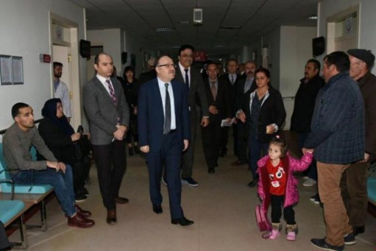 Vali Mustafa Tutulmaz Emirdağ Devlet hastanesini ziyaret etti