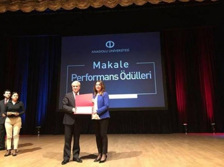 Emirdağlı Profesöre Ödül