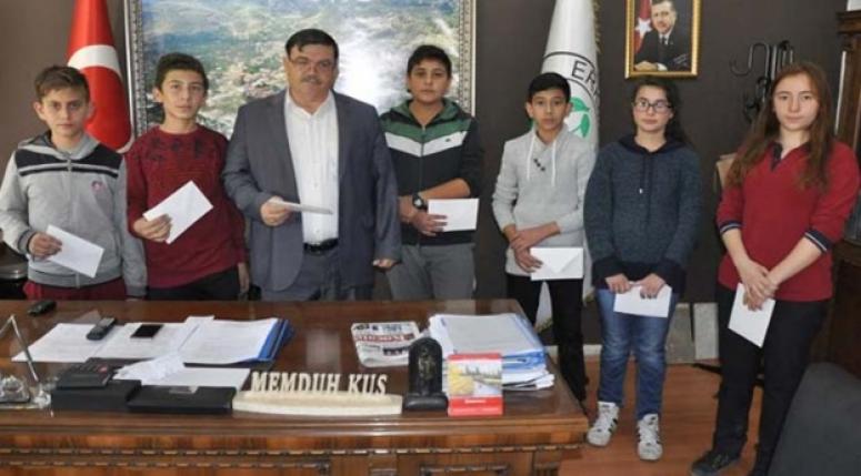 Erkmen belediyesinden eğitime destek sürüyor