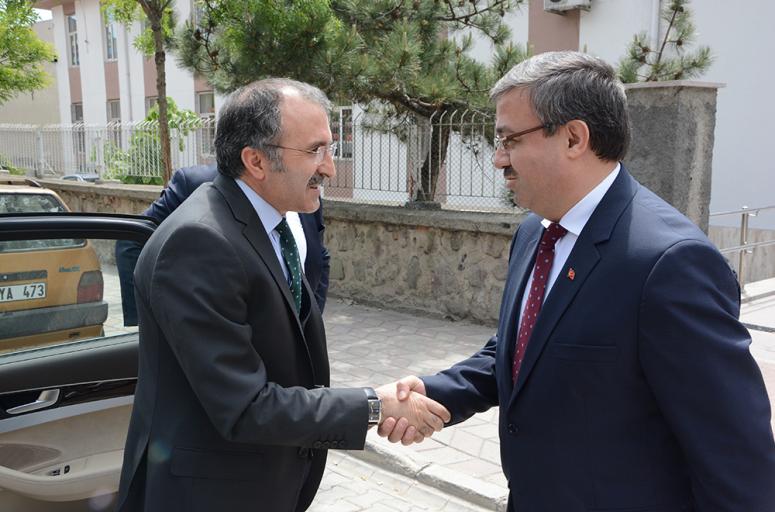 MALİYE BAKAN YARDIMCISI YAVİLİOĞLU, AK PARTİYİ ZİYARET ETTİ