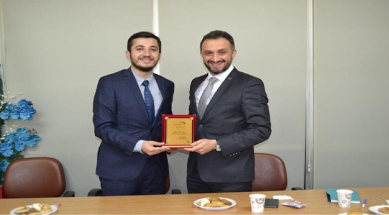 AK Gençlikte 'Suat Sayın' sesleri