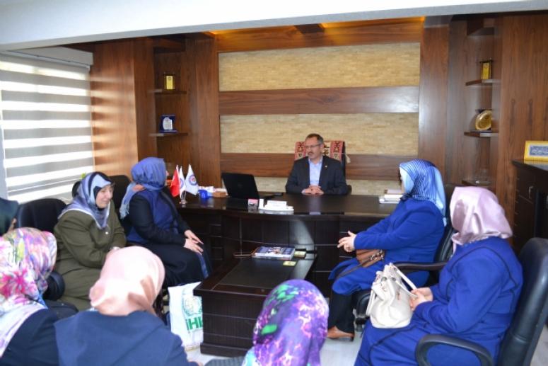 IHH KADINLAR KOMİSYONUNDAN EĞİTİM BİR-SEN’E TEŞEKKÜR ZİYARETİ