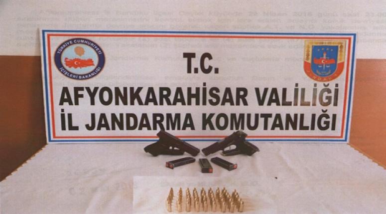Sandıklı'da Tabanca ve Mermi ele geçirildi