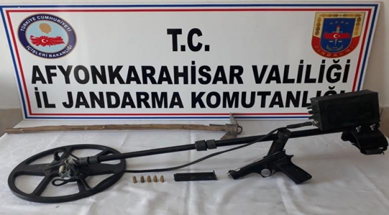 Afyon'da izinsiz kazı yapanlar yakalandı