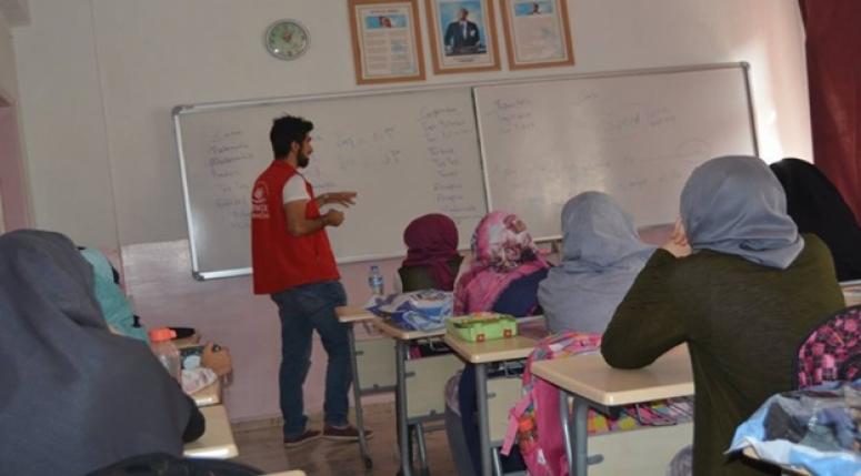 Gençler Kadınana İmam Hatip’i ziyaret etti