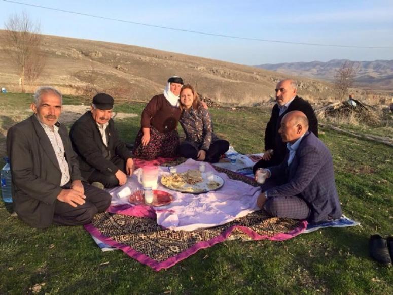 Köksal: "Yıl 2016, köyde yol yok"