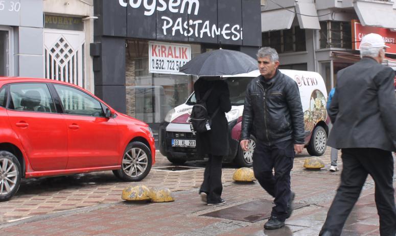 Afyonkarahisar’da Mart kapıdan baktırdı
