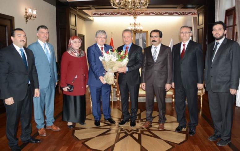 İl Müftümüz ve Beraberindekiler Vali Güner’i Ziyaret Ettiler.