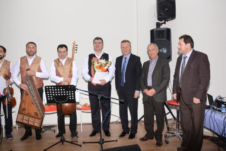 “BAZI BELEDİYE BAŞKANLARI MUSİKİ DE YAPAR..”