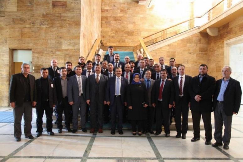 Özkaya "Emirdağ'dan Dazkırı'ya Afyon'un taleplerini yerine getiriyoruz"