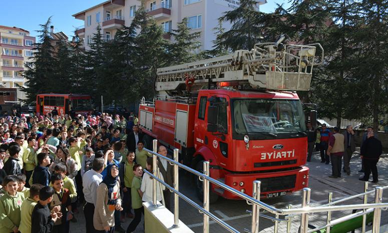 SANDIKLI İTFAİYE MÜDÜRLÜĞÜMÜZDEN YANGIN TATBİKATI
