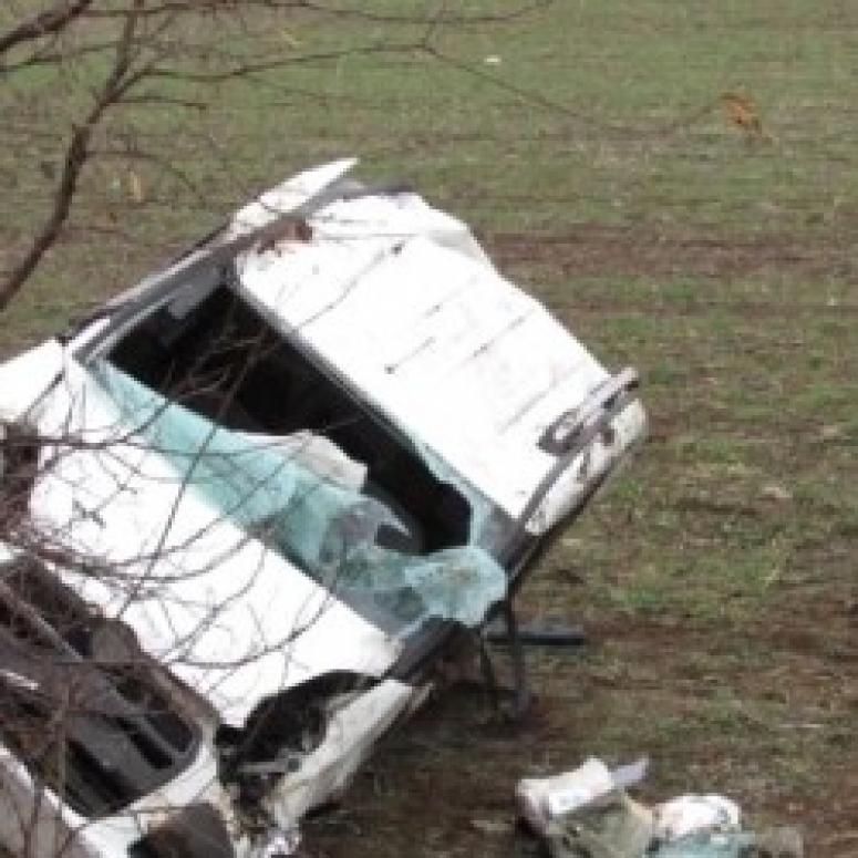 Sandıklı’da Araç Tarlaya Uçtu : 1 Yaralı