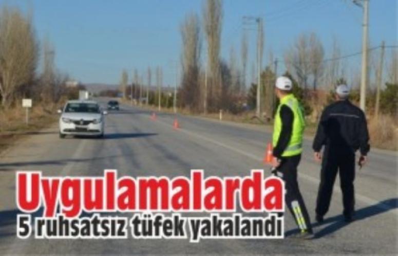 Şuhut'ta Uygulama sonucunda 5 ruhsatsız tüfek yakalandı