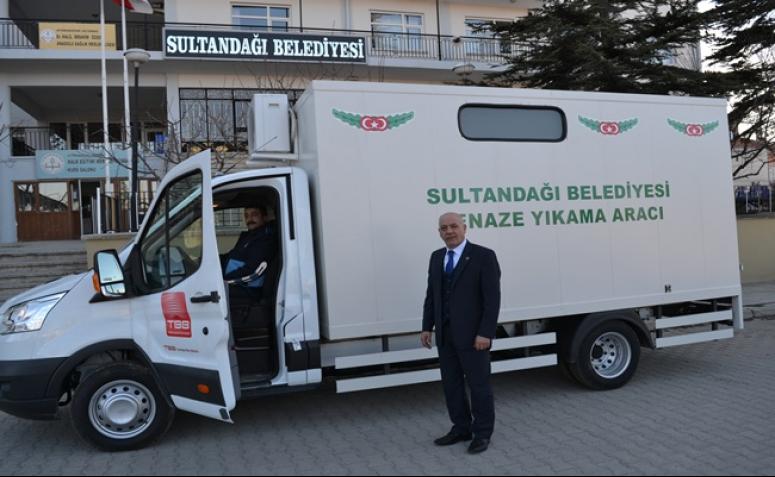 SULTANDAĞI BELEDİYESİNE TÜRKİYE BELEDİYELER BİRLİĞİ (TBB) TARAFINDAN CENAZE YIKAMA ve NAKİL ARACI HİBE EDİLDİ