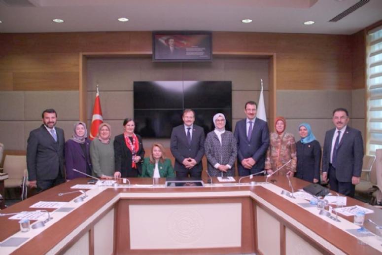 Soruları çözmek için politikalar üretiyoruz
