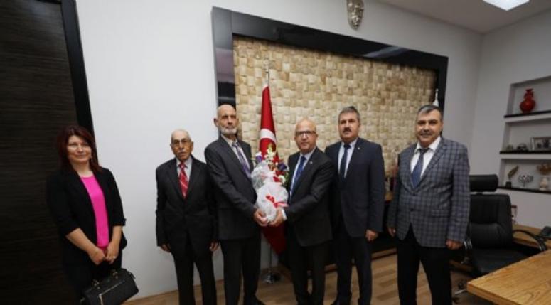 YAŞLILARIMIZ EN KIYMETLİ HAZİNELERİMİZ