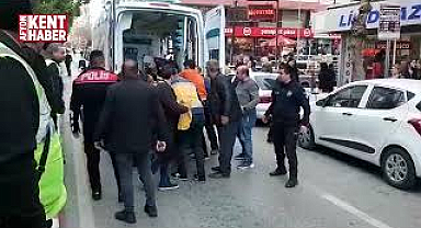 Afyonkarahisar'da boğazından bıçaklanan şahıs hastaneye kaldırıldı